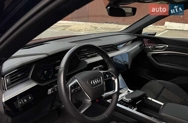 Внедорожник / Кроссовер Audi e-tron 2020 в 