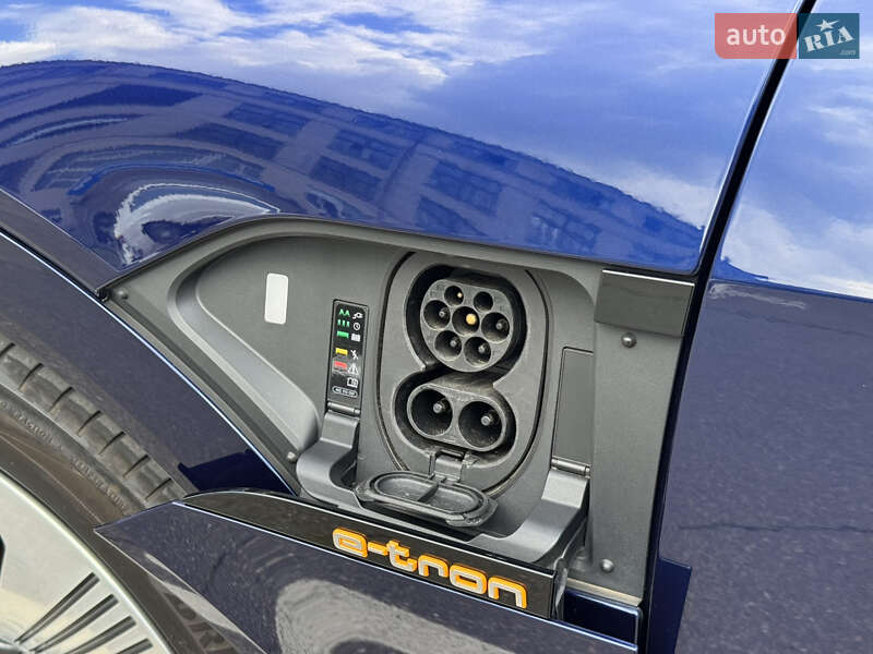 Позашляховик / Кросовер Audi e-tron 2020 в Києві