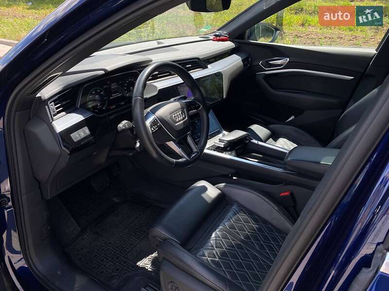 Внедорожник / Кроссовер Audi e-tron 2021 в Киеве