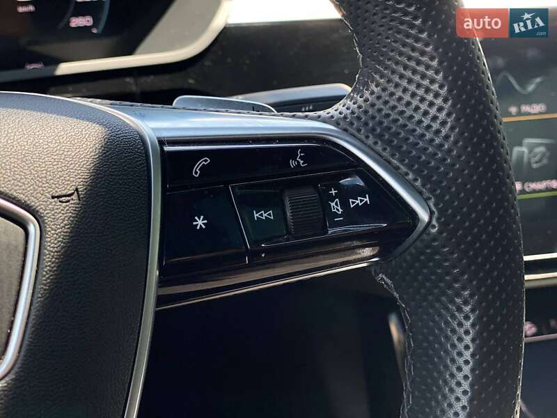 Внедорожник / Кроссовер Audi e-tron 2021 в Киеве