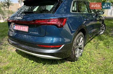 Позашляховик / Кросовер Audi e-tron 2019 в 