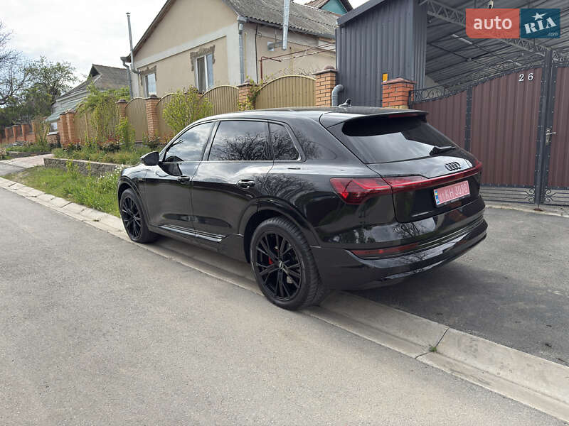 Внедорожник / Кроссовер Audi e-tron 2020 в Одессе