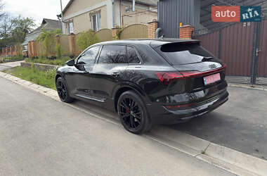 Внедорожник / Кроссовер Audi e-tron 2020 в 
