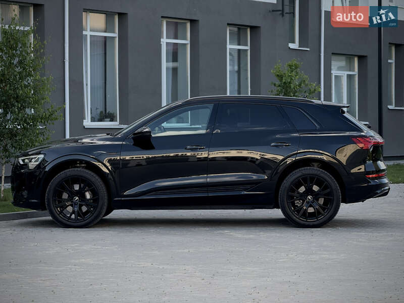 Внедорожник / Кроссовер Audi e-tron 2022 в Луцке