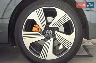 Внедорожник / Кроссовер Audi e-tron 2019 в 
