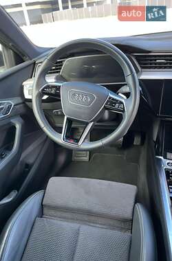 Внедорожник / Кроссовер Audi e-tron 2021 в 