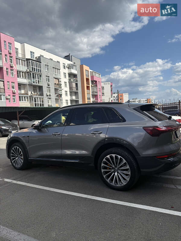 Внедорожник / Кроссовер Audi e-tron 2019 в Киеве