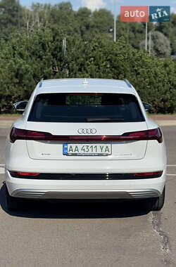 Внедорожник / Кроссовер Audi e-tron 2020 в 