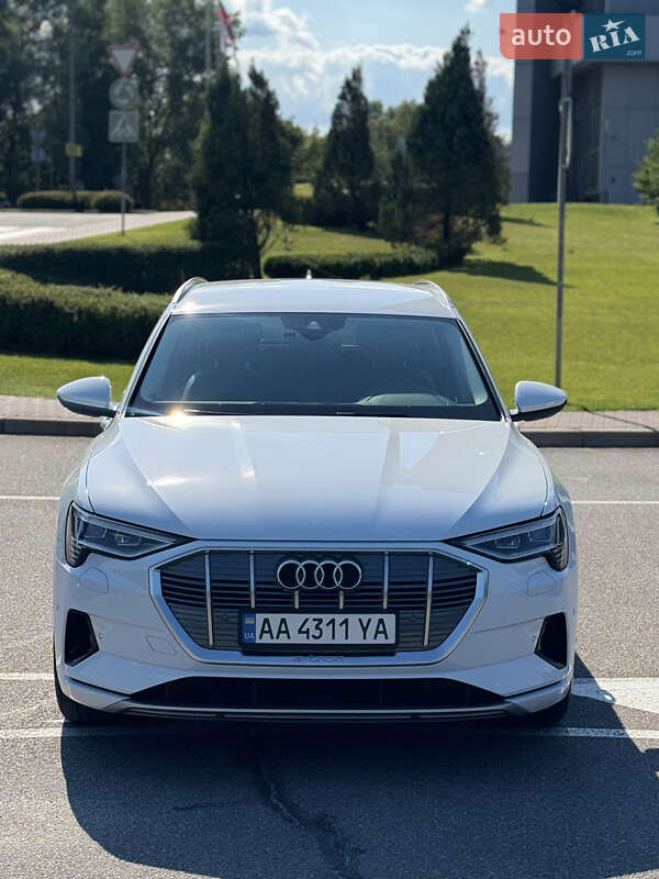 Внедорожник / Кроссовер Audi e-tron 2020 в Киеве