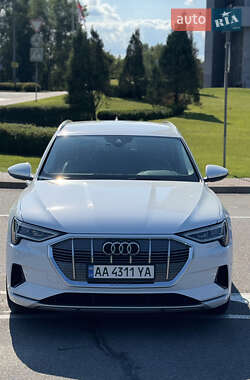 Внедорожник / Кроссовер Audi e-tron 2020 в 