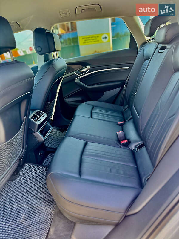 Внедорожник / Кроссовер Audi e-tron 2020 в Киеве