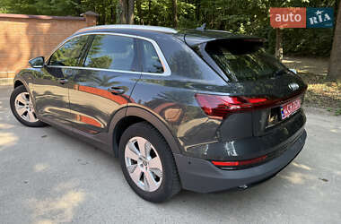 Внедорожник / Кроссовер Audi e-tron 2019 в 