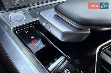 Внедорожник / Кроссовер Audi e-tron 2019 в 