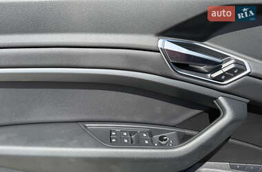 Внедорожник / Кроссовер Audi e-tron 2019 в 