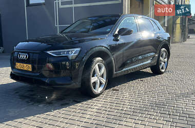 Внедорожник / Кроссовер Audi e-tron 2019 в 