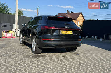 Внедорожник / Кроссовер Audi e-tron 2019 в 