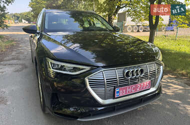 Внедорожник / Кроссовер Audi e-tron 2019 в 