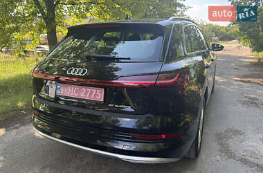 Внедорожник / Кроссовер Audi e-tron 2019 в 