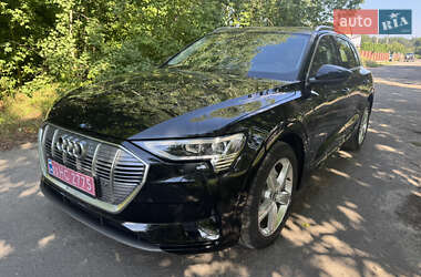 Внедорожник / Кроссовер Audi e-tron 2019 в 
