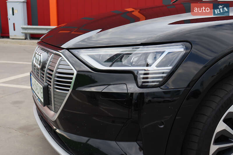 Позашляховик / Кросовер Audi e-tron 2019 в Києві фото 13 Позашляховик / Кросовер Audi e-tron 2019 в Києві
