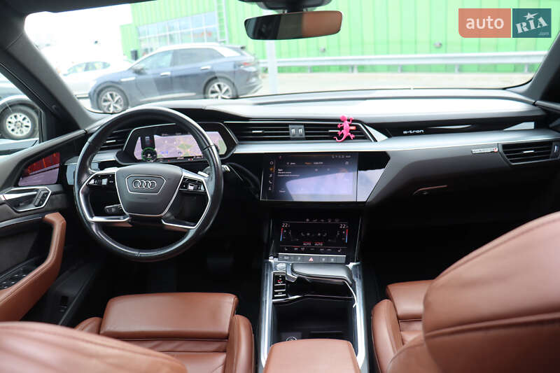 Позашляховик / Кросовер Audi e-tron 2019 в Києві фото 14 Позашляховик / Кросовер Audi e-tron 2019 в Києві