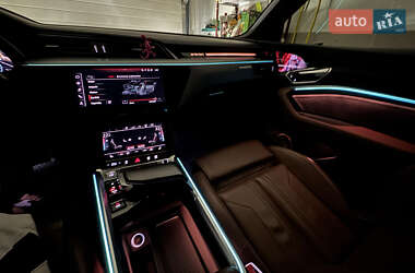 Внедорожник / Кроссовер Audi e-tron 2019 в 
