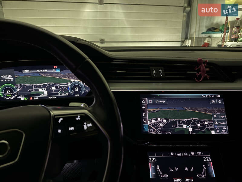 Позашляховик / Кросовер Audi e-tron 2019 в Києві фото 43 Позашляховик / Кросовер Audi e-tron 2019 в Києві