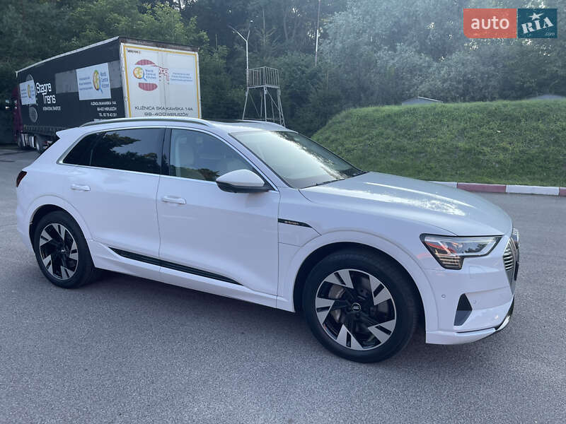 Внедорожник / Кроссовер Audi e-tron 2019 в 