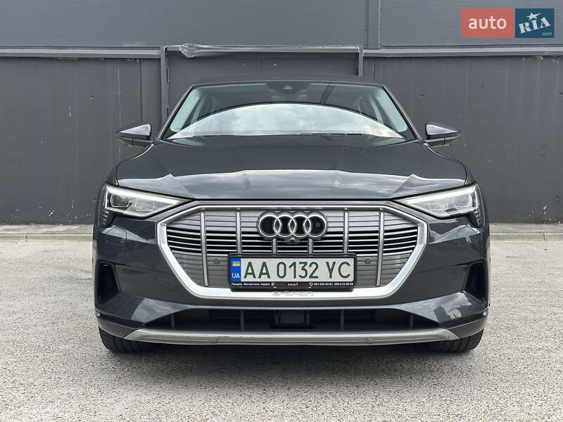 Внедорожник / Кроссовер Audi e-tron 2019 в Киеве