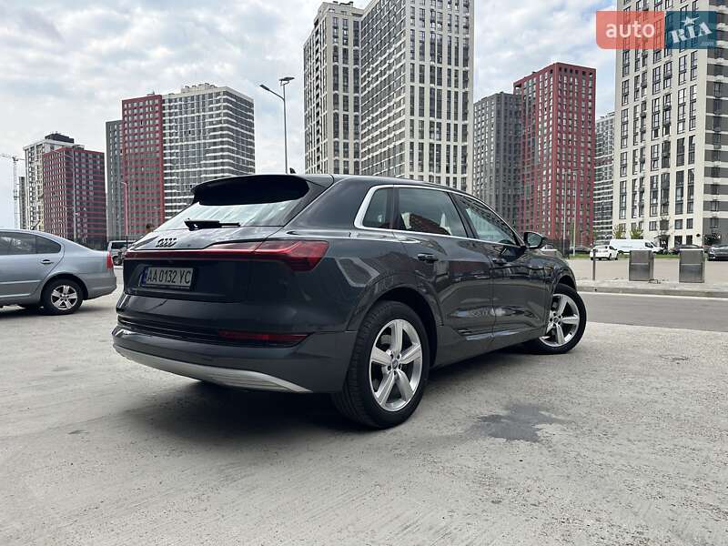 Внедорожник / Кроссовер Audi e-tron 2019 в Киеве
