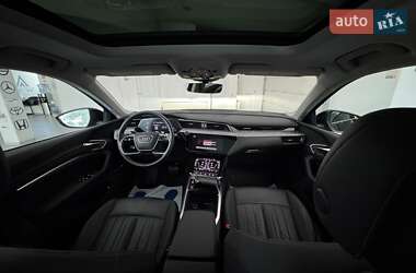 Внедорожник / Кроссовер Audi e-tron 2021 в 