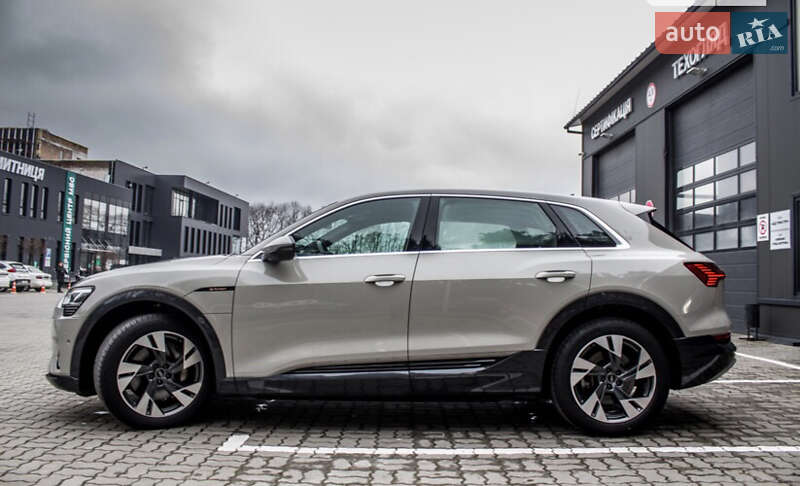 Позашляховик / Кросовер Audi e-tron 2021 в Шептицькому
