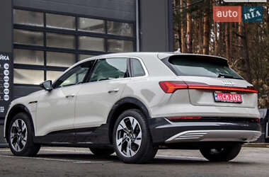 Внедорожник / Кроссовер Audi e-tron 2021 в 