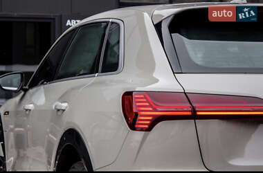 Внедорожник / Кроссовер Audi e-tron 2021 в 