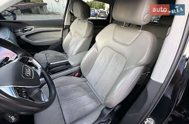 Внедорожник / Кроссовер Audi e-tron 2019 в 