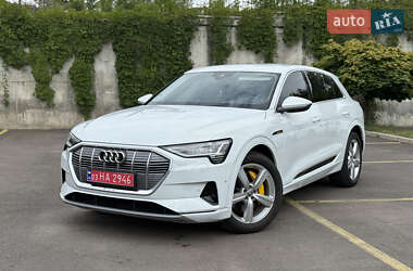 Внедорожник / Кроссовер Audi e-tron 2021 в 