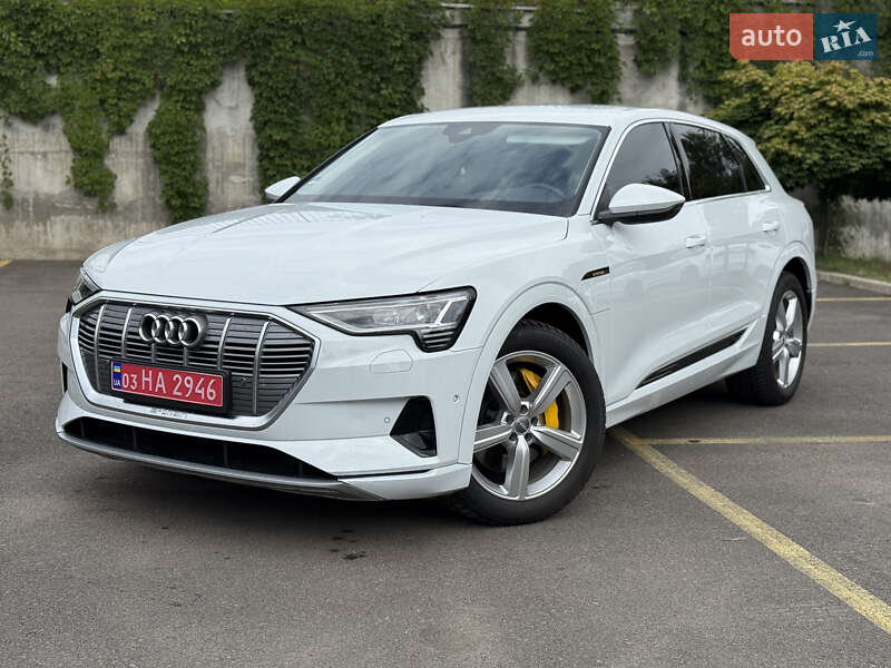 Внедорожник / Кроссовер Audi e-tron 2021 в 