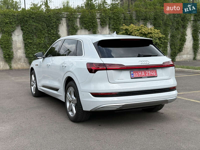 Внедорожник / Кроссовер Audi e-tron 2021 в Ровно
