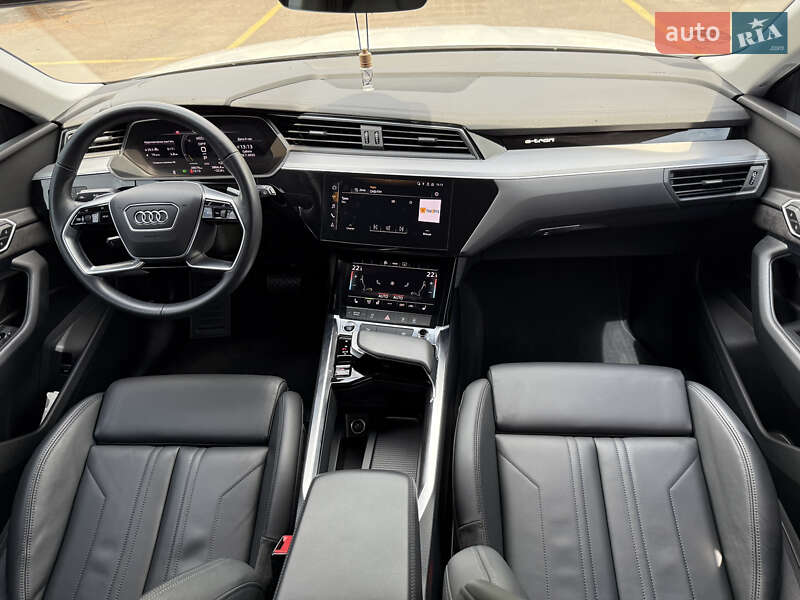 Внедорожник / Кроссовер Audi e-tron 2021 в Ровно