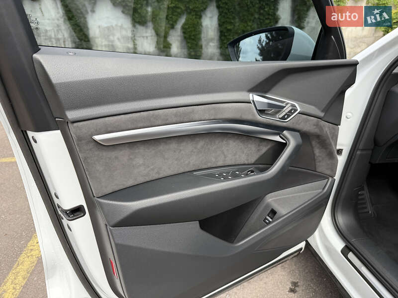 Внедорожник / Кроссовер Audi e-tron 2021 в Ровно