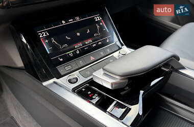 Внедорожник / Кроссовер Audi e-tron 2021 в 
