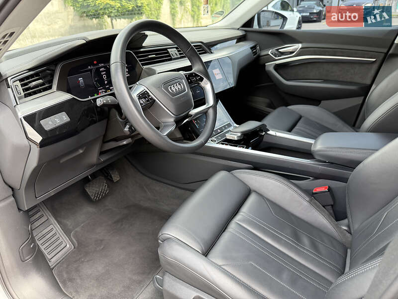 Внедорожник / Кроссовер Audi e-tron 2021 в Ровно