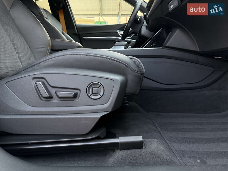 Внедорожник / Кроссовер Audi e-tron 2022 в Мукачево
