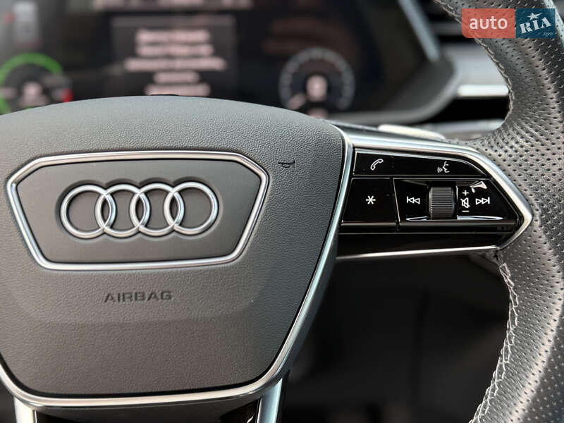 Внедорожник / Кроссовер Audi e-tron 2022 в Мукачево