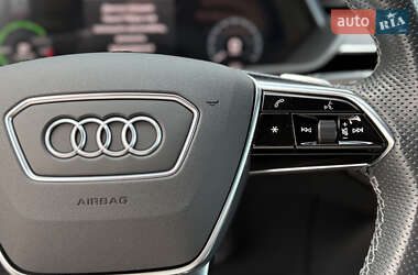 Внедорожник / Кроссовер Audi e-tron 2022 в 