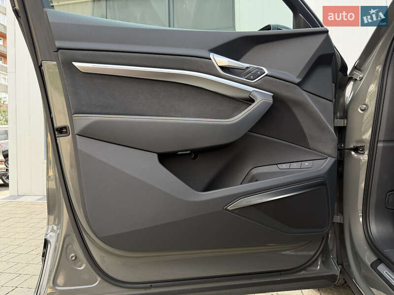 Внедорожник / Кроссовер Audi e-tron 2022 в Мукачево