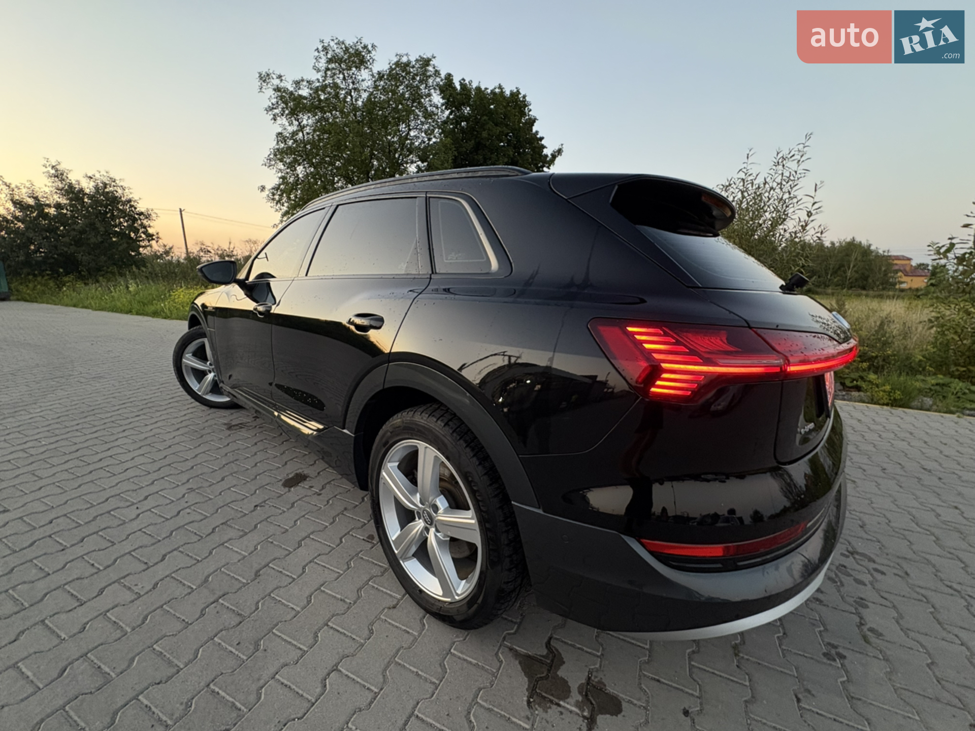2019 Audi e-tron - мініатюра 9