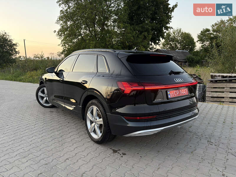 Позашляховик / Кросовер Audi e-tron 2019 в Радехові