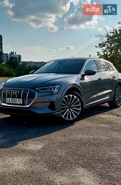 Внедорожник / Кроссовер Audi e-tron 2021 в 