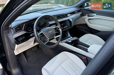 Внедорожник / Кроссовер Audi e-tron 2022 в 